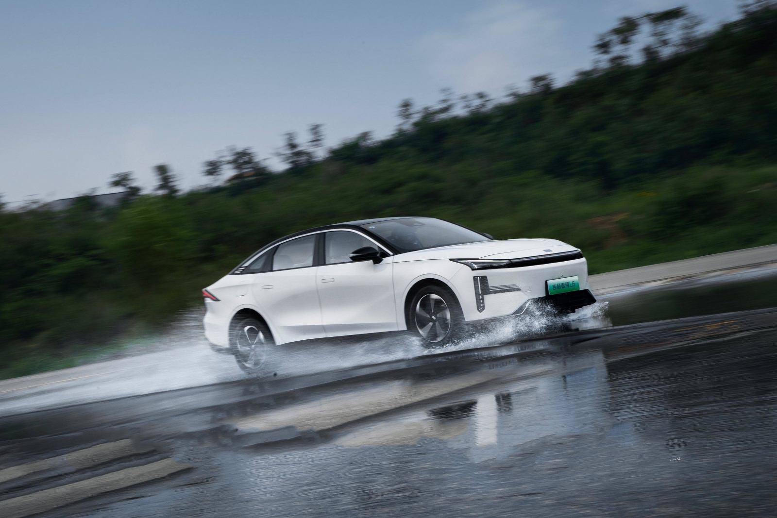 2024款吉利銀河E8智享純電(diàn)