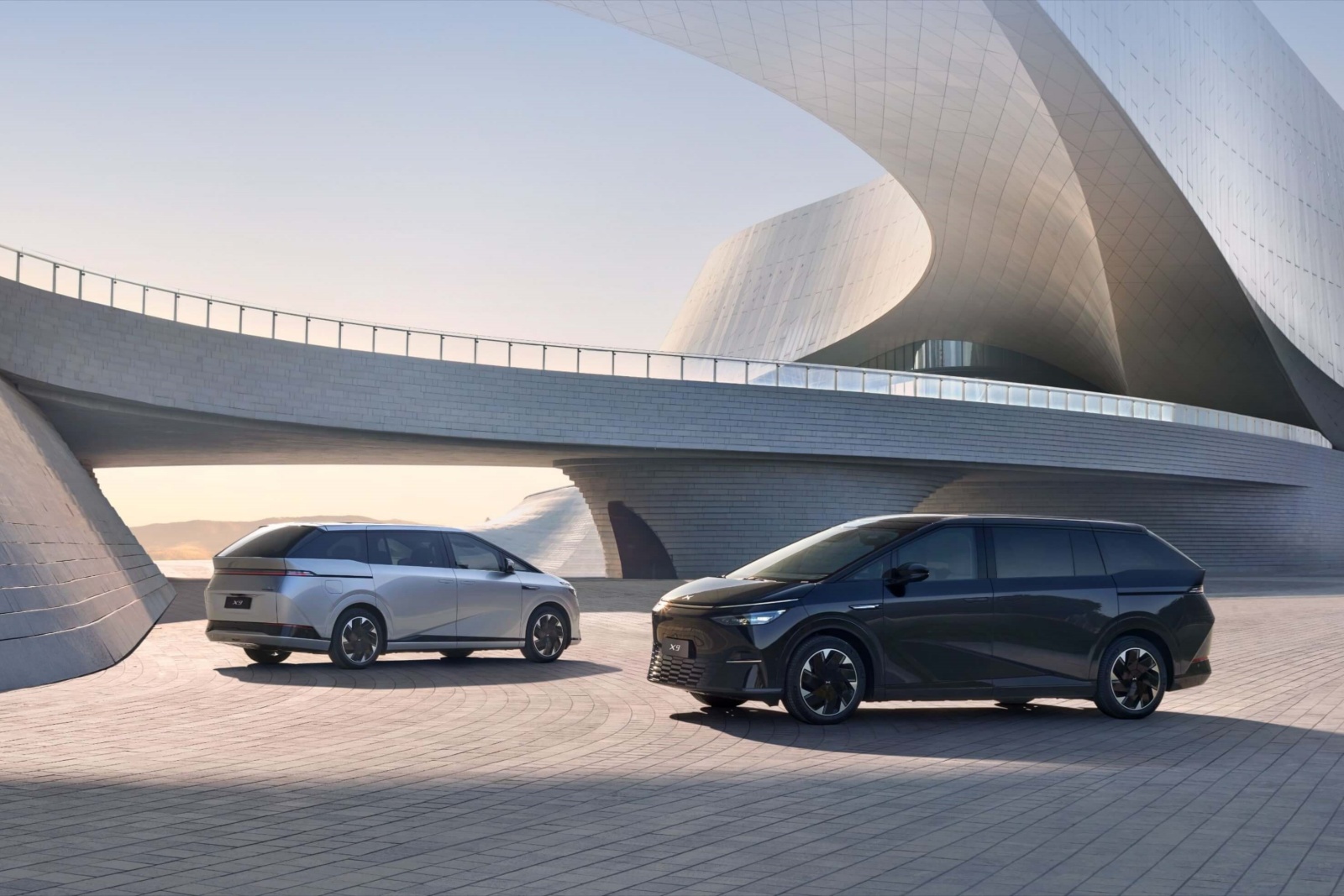 2024款小(xiǎo)鵬X9超智駕大七座MPV